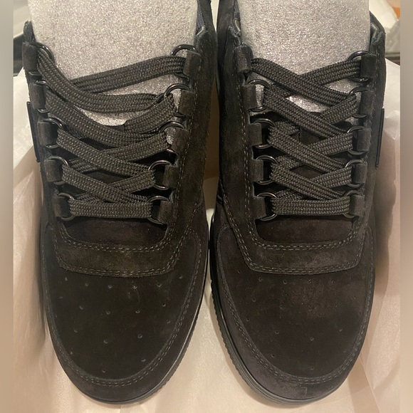 LV TRAINER SNEAKER. LV SIZE 7, US SIZE 8 - Picture 3 of 4
